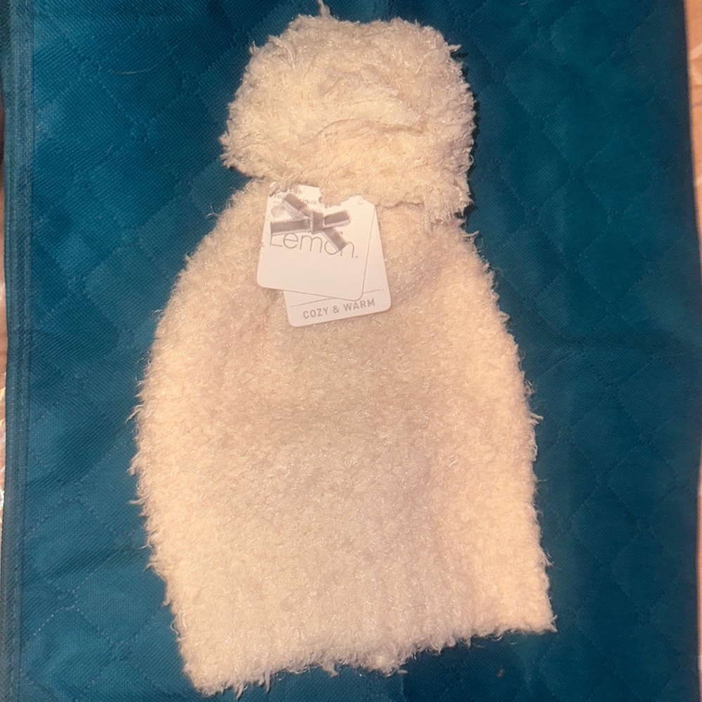 Cream Lemon toboggan hat. NWT